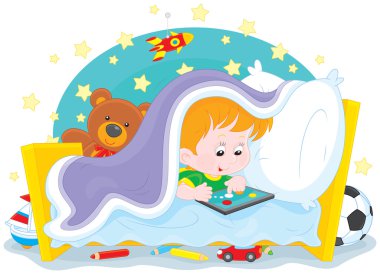 bir tablet üzerinde oynama çocuk