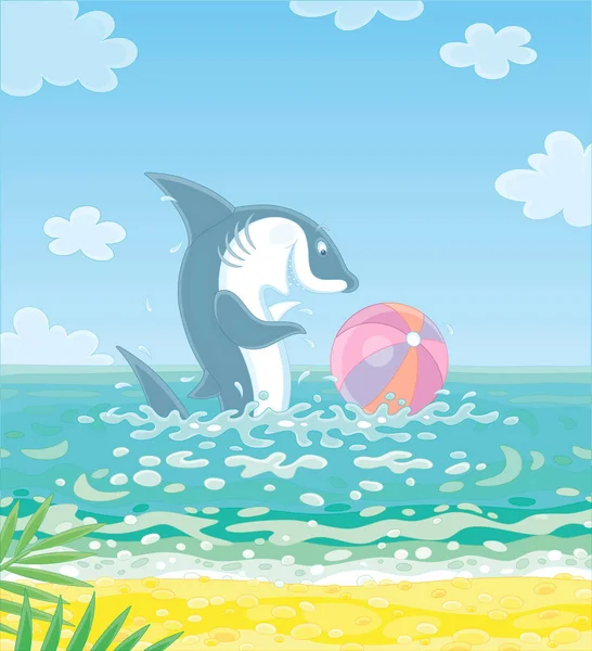 一只有趣的大白鲨跳出水面 在夏天的海滩上玩着一个五彩缤纷的大球 — 图库矢量图片
