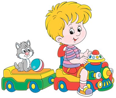 Küçük sevimli kediciğiyle oynayan ve renkli bir oyuncak trenine binen mutlu küçük çocuk, beyaz bir arka planda izole edilmiş vektör karikatür çizimi