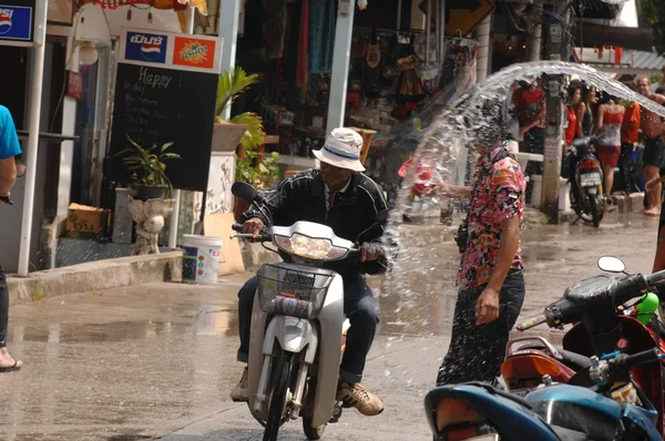 Viering van water festival in thailand — Stockfoto