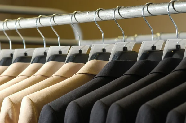 erkek elbisesi üzerinde th askı