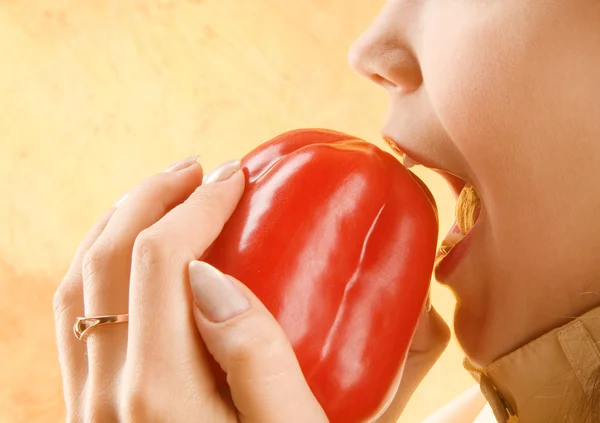 Paprika in den Lippen — Stockfoto