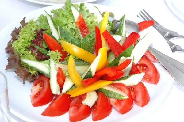 Restaurant menu: cutting vegetable — Stock Photo, Image