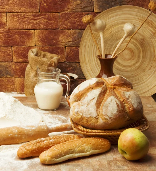 Ainda vida de pão que se prepara — Fotografia de Stock