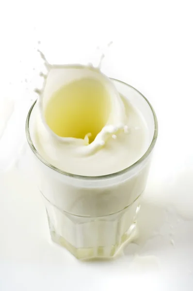 Pour a glass of milk — Stock Photo, Image