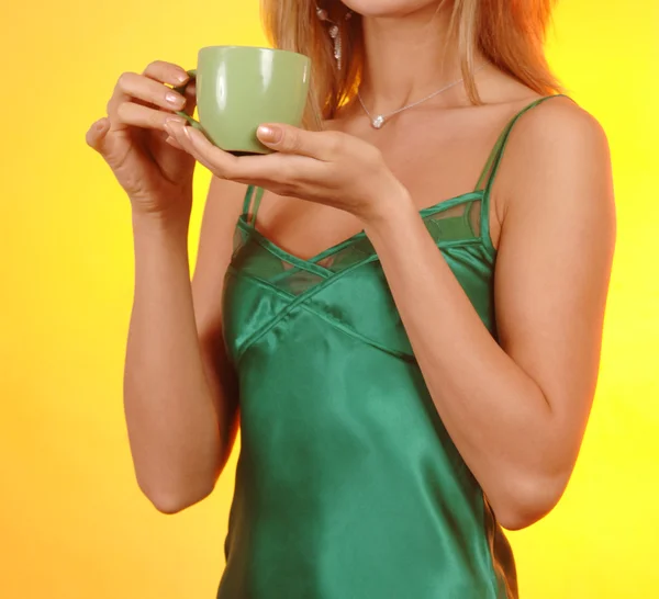 Çay içinde el ile güzel model — Stok fotoğraf