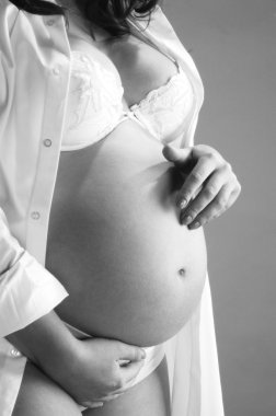 Onu dokuz ay içinde gebelik olduğunu