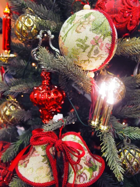 Geschmückter Weihnachtsbaum — Stockfoto