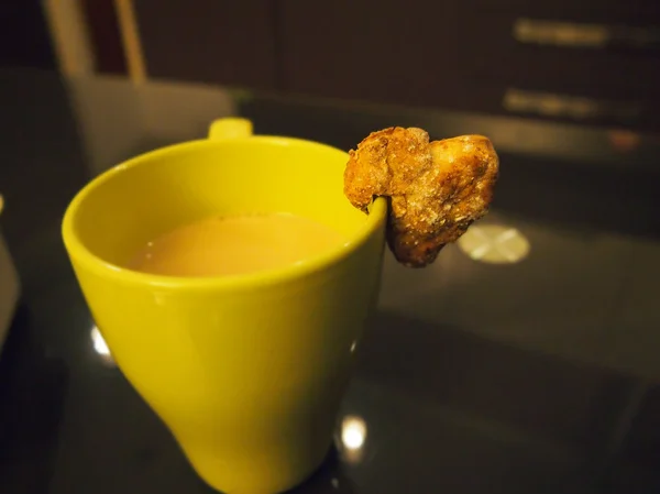 Café au lait avec biscuits — Photo