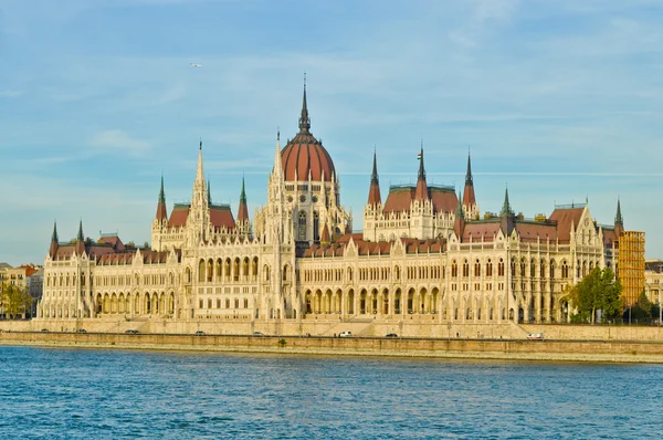 Das ungarische Parlamentsgebäude — Stockfoto