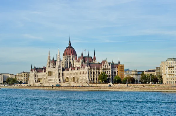 Das ungarische Parlamentsgebäude — Stockfoto