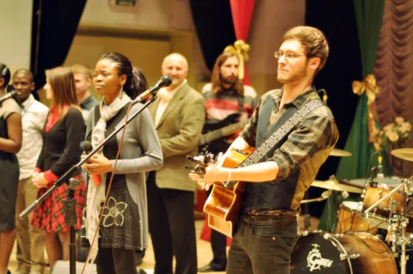 Christliche Sänger treten bei dem Konzert auf, das der CD "Duft göttlich" gewidmet ist lizenzfreie Stockfotos