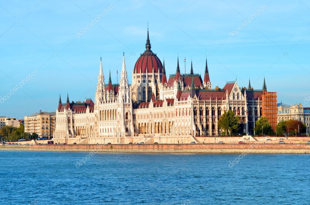El edificio del Parlamento húngaro es la sede de la Asamblea Nacional