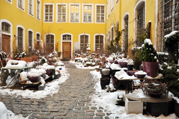 Pequeño patio en Leipzig, Alemania — Foto de Stock