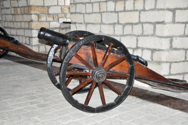 Kalenin içinde silah