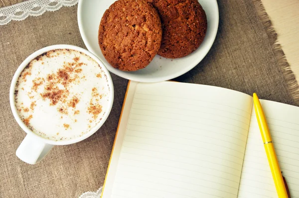 Koffie en het schrijven van tijd — Stockfoto