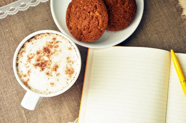 Koffie en het schrijven van tijd — Stockfoto