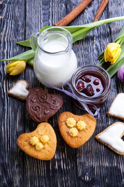 Frische gesunde Milch und Muffins — Stockfoto