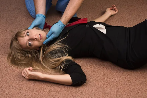 Forensic expert collecting evidence — Stock Photo, Image