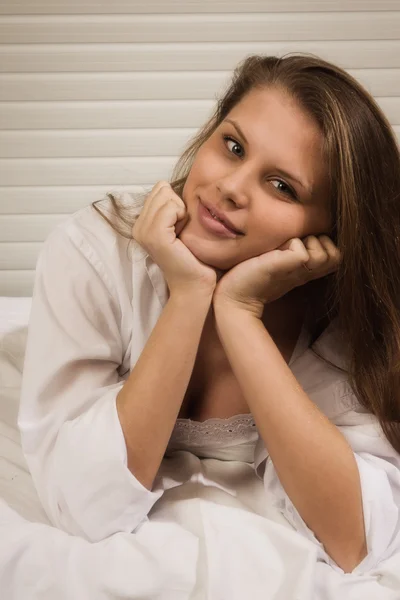 Sensual girl in the bedroom — Stock Photo, Image