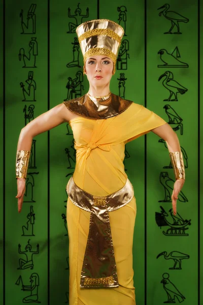Egipski kobieta w stroju Faraona — Zdjęcie stockowe