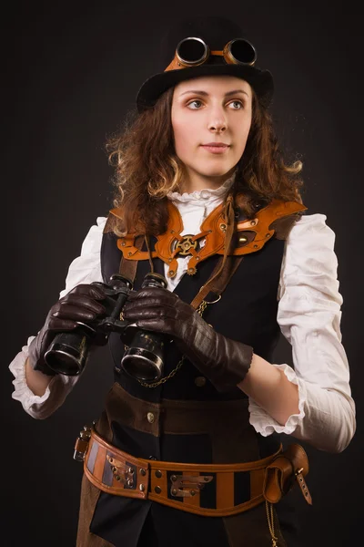 Steam punk ragazza con binocolo — Foto Stock