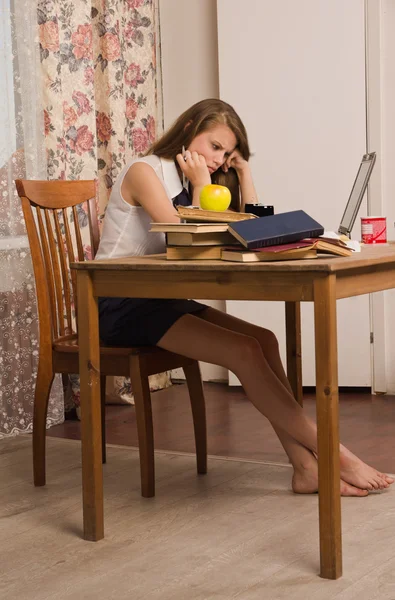 Studente che si prepara per un esame — Foto Stock