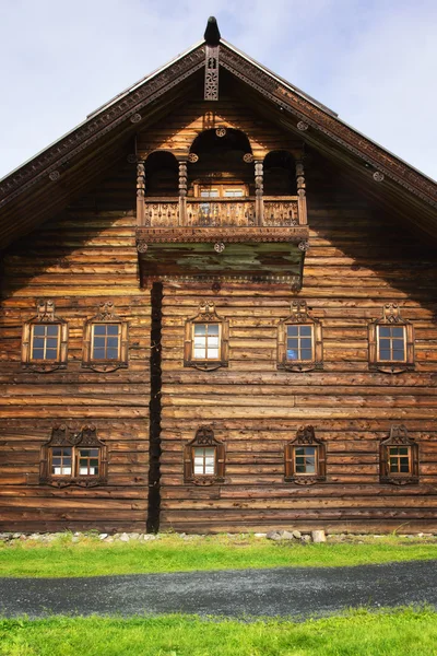 Maison paysanne, île de Kizhi, Russie — Photo