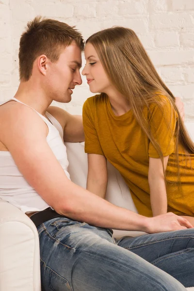 Young couple in love — Stock Photo, Image