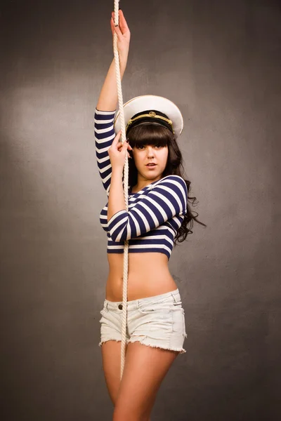 Joven hermosa chica sexy vestida como marinero — Foto de Stock