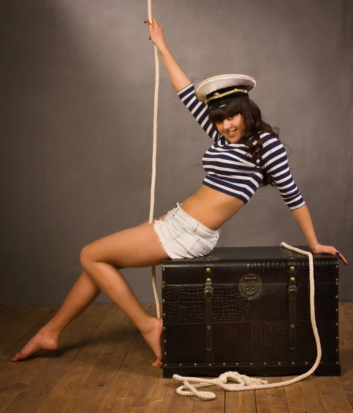 Imádnivaló nő tengerész pinup stílusban — Stock Fotó