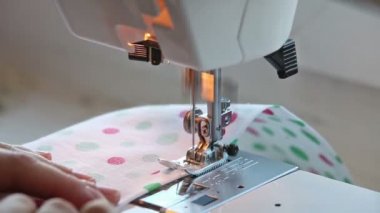 dikiş çekme kız closeup görünümü