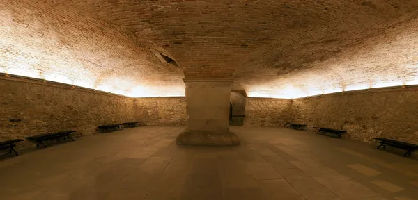 Старий підвал гранж в музеї — стокове фото