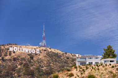 Tepedeki Hollywood tabelası
