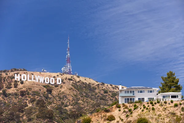 Hollywood skylt på kullen — Stockfoto