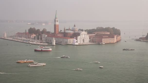 San giorgio maggiore νησί κορυφαία θέα από san marco campanile, timelapse — Αρχείο Βίντεο