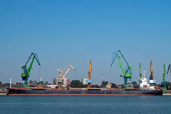 Port Cranes Unloading Ship Klaipeda Lithuani — Stock Photo, Image