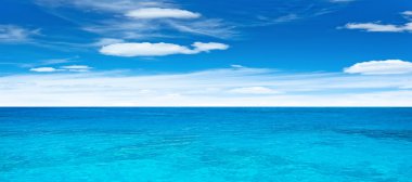 bulutlar ve deniz Panoraması