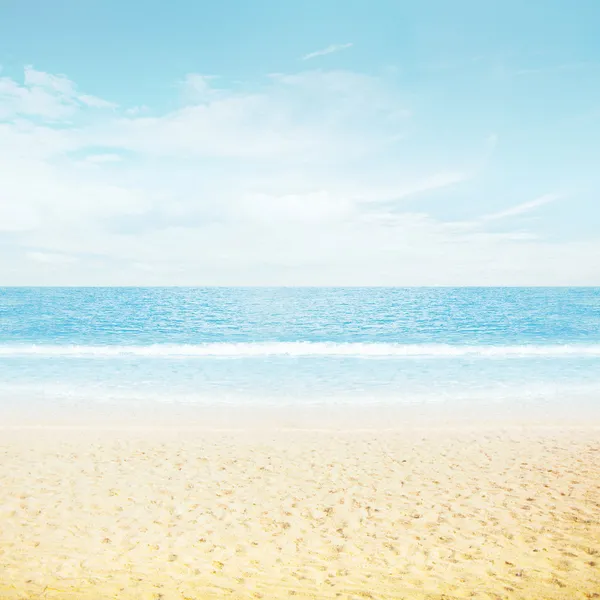 Zon en eiland strand — Stockfoto
