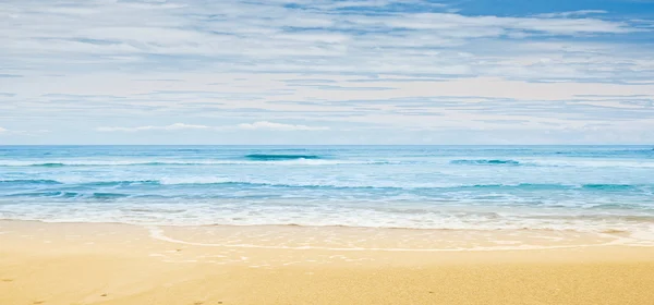 Tropiska stranden och havet — Stockfoto