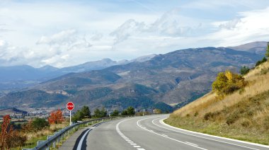 pireneus yol