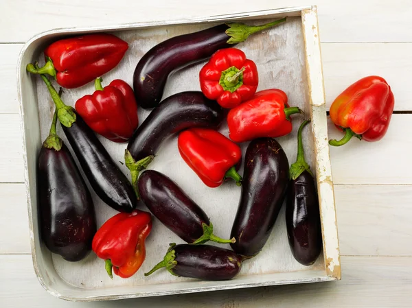 Κόκκινο πιπέρι και μελιτζάνα — Φωτογραφία Αρχείου
