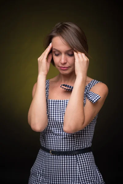 Femme avec mal de tête — Photo