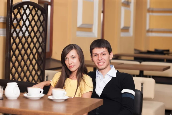 Šťastný pár v kavárně — Stock fotografie