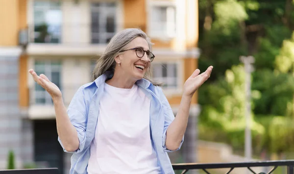 Portrait Mature Attractive Grey Har Woman Standing Outdoors Happy Spread — Stok Foto