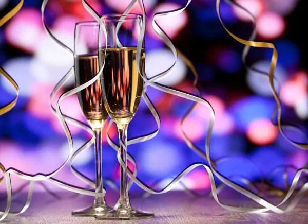 Dvojice sklenici šampaňského — Stock fotografie