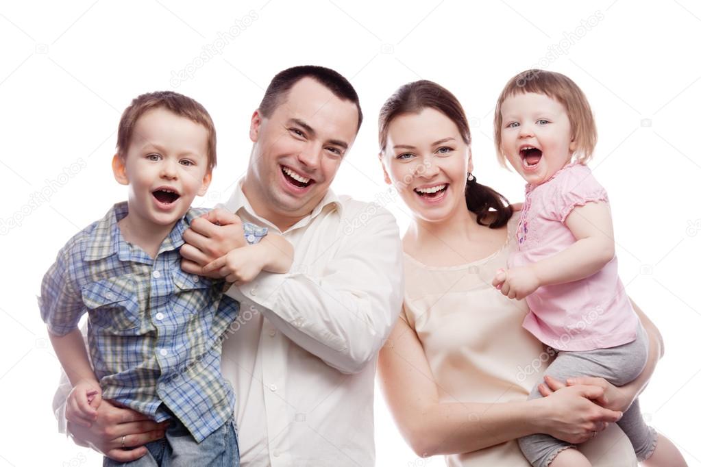 Fotos: bonitas de familias | familia joven con una niña bonita posando