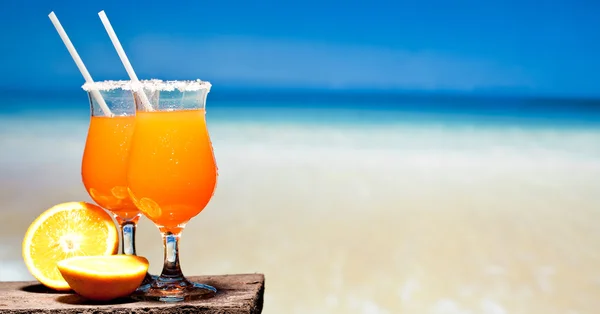 Tequila Sunrise Cocktail on wooden planks — Stock Photo, Image