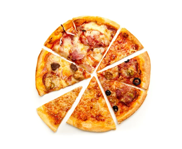 Pizza con il pezzo su tagliato — Foto Stock
