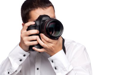 genç adam alarak fotoğraf profesyonel kamera ile